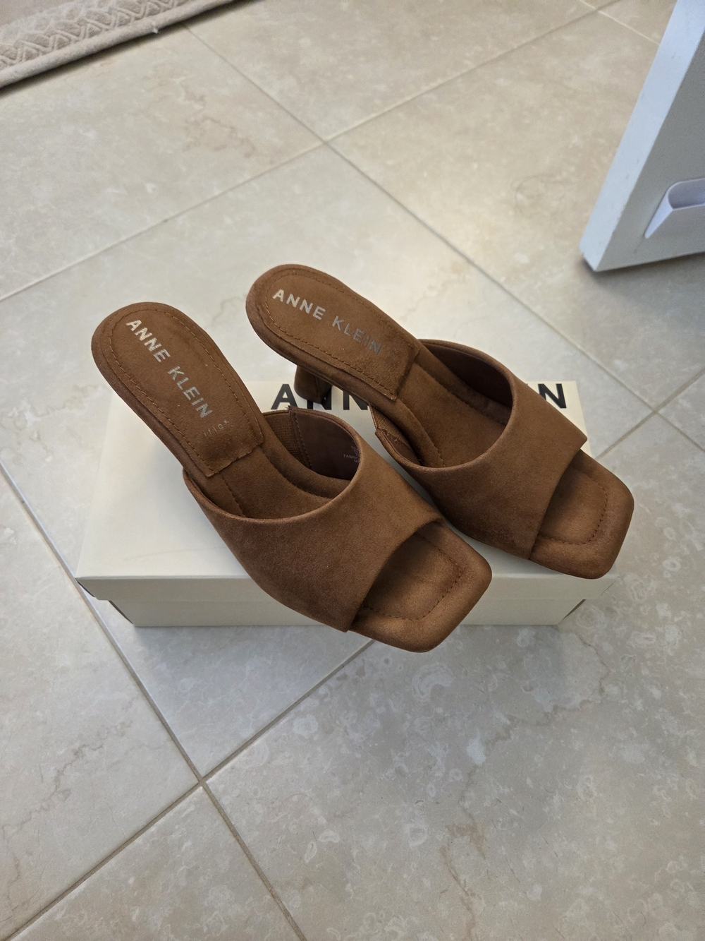 Anne Klein Jerilyn Women's Tan Hazelnut Suede Slide Sandals - Picture 3 of 6